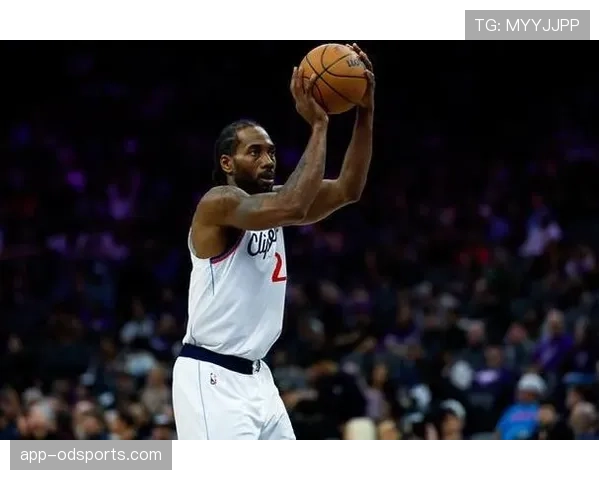 伦纳德挡拆突破拉开差距 提升快船关键时刻得分效率